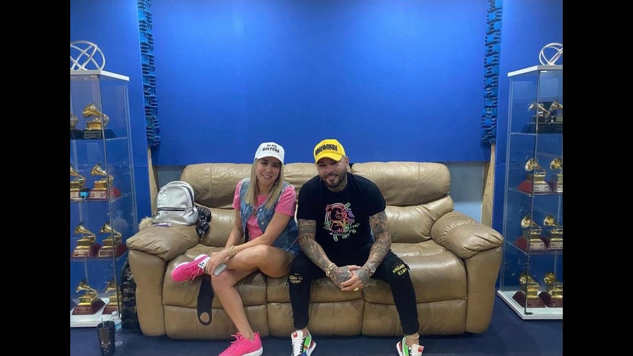Srta. Dayana Ft. El Chacal - 