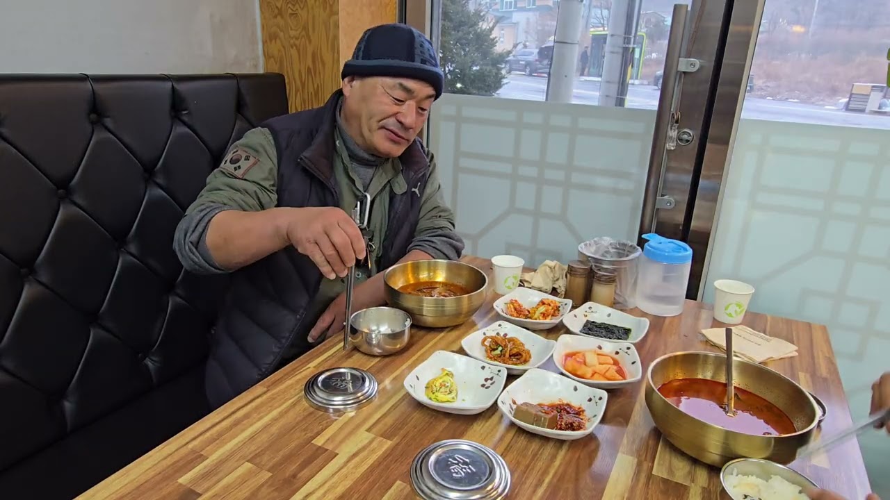 태백은 또 눈폭탄 뜨끈한 육개장  밥한끼 갠택 사장님과ᆢ