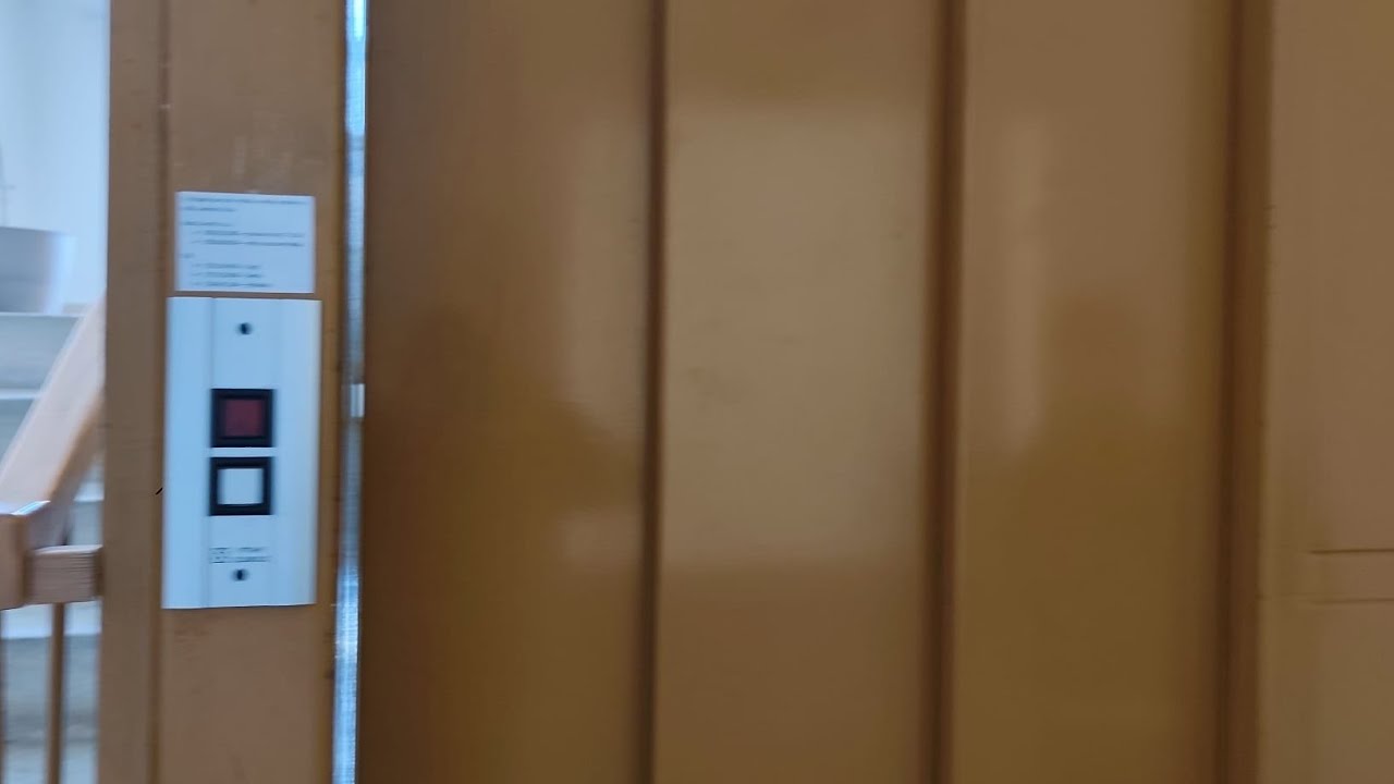 1998? Výtahy Olomouc Hydraulic Elevator Ride!(Bellova 42,Brno Kohoutovice,Czechia 🇨🇿)