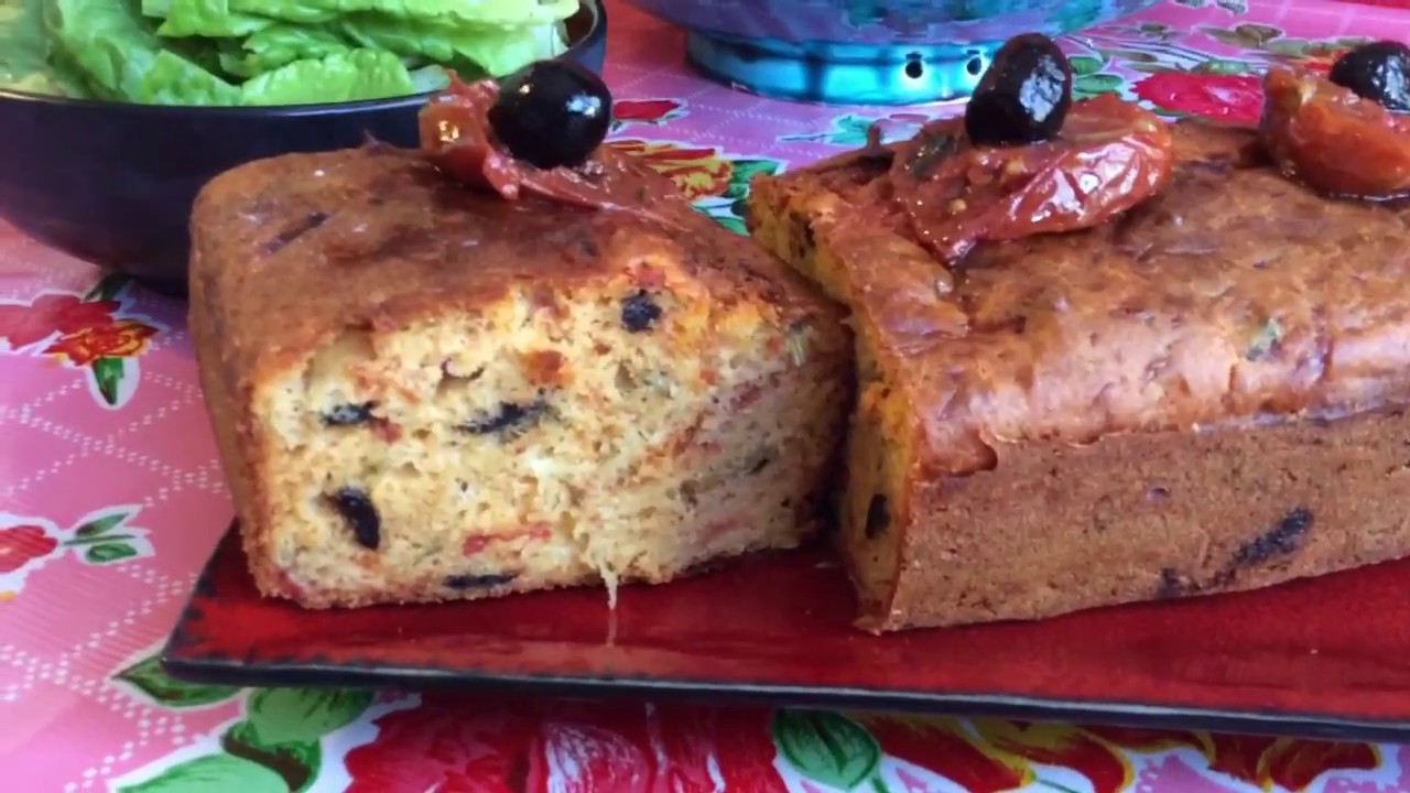 CAKE AUX TOMATES CONFITES, OLIVES NOIRES et BASILIC #veggie