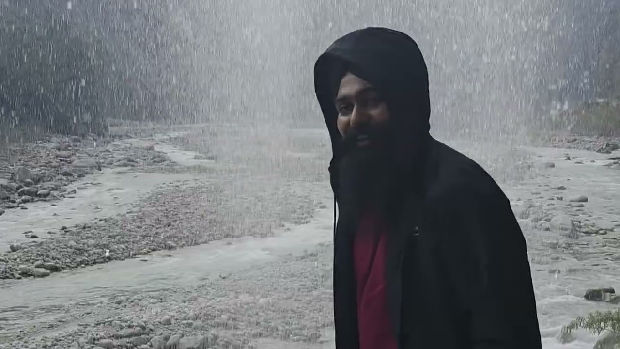 First part day 1 Munsyari में सीज़न का पहला snowfall #travel #nature #mountains 