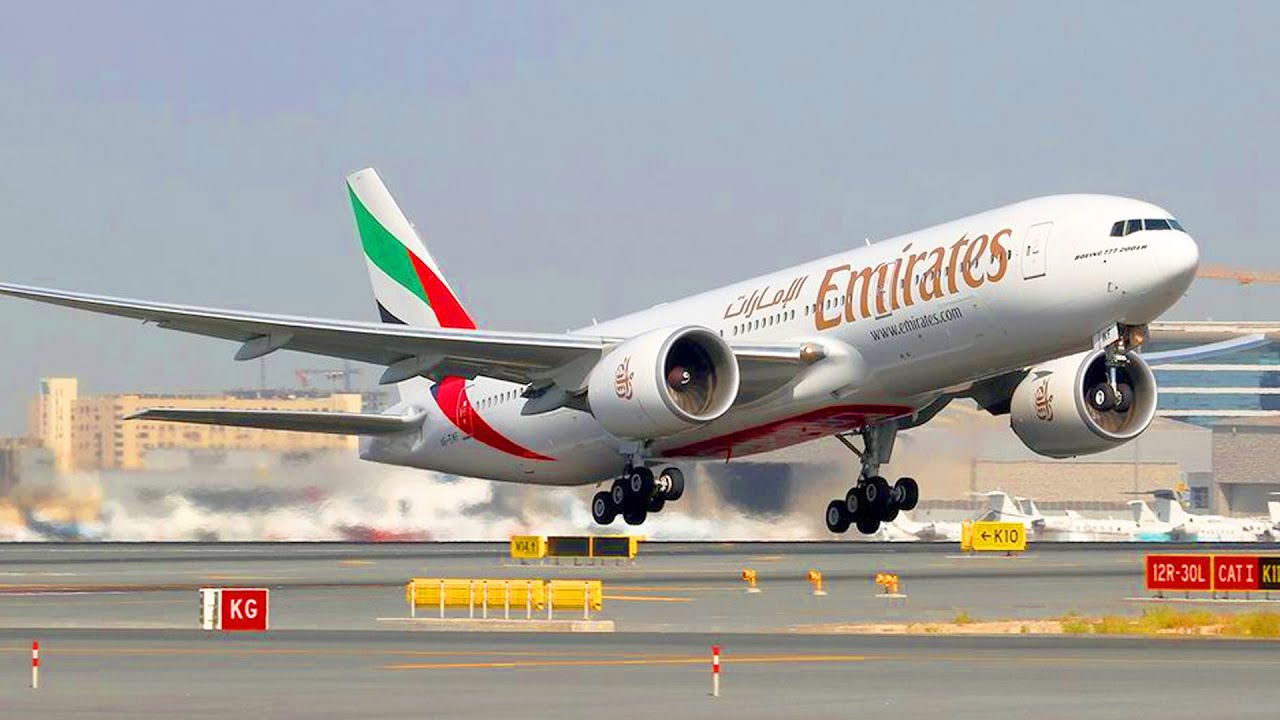 Beautiful View when landing EMIRATES Boeing 777-200 at Haneda Tokyo Airport MFS2020