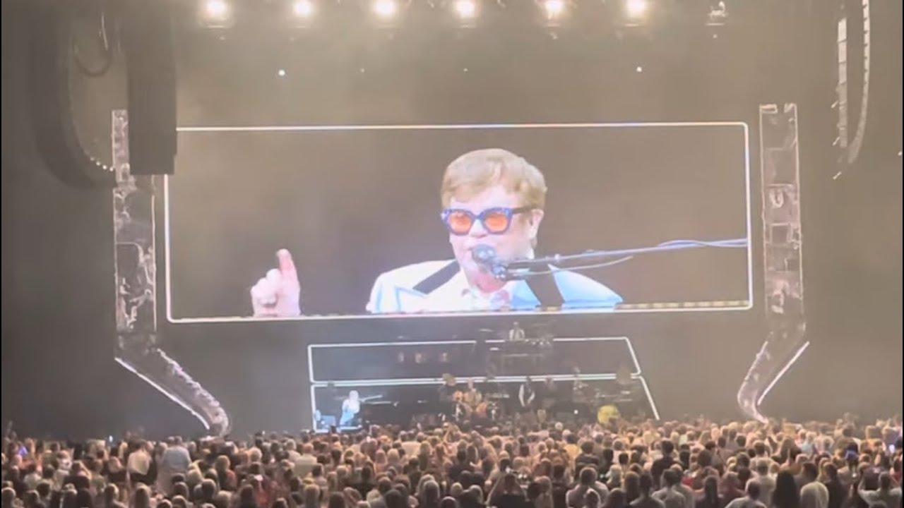 Elton John’s tribute to Tina Turner - Farewell Tour 2023 - Zurich - Don’t Let the Sun Go Down on Me