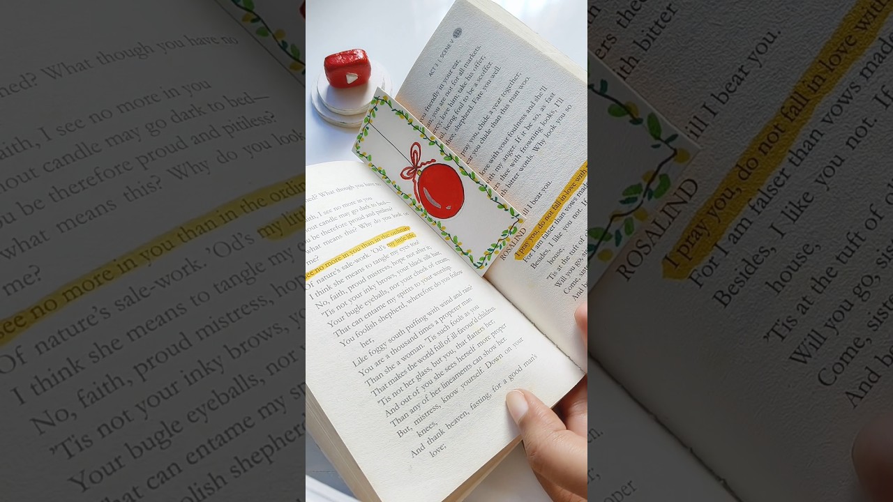 Christmas bookmark ideas 🪩🎀//#bookmark #bookmarkseries #christmas #art #shorts #ytshortsvideo