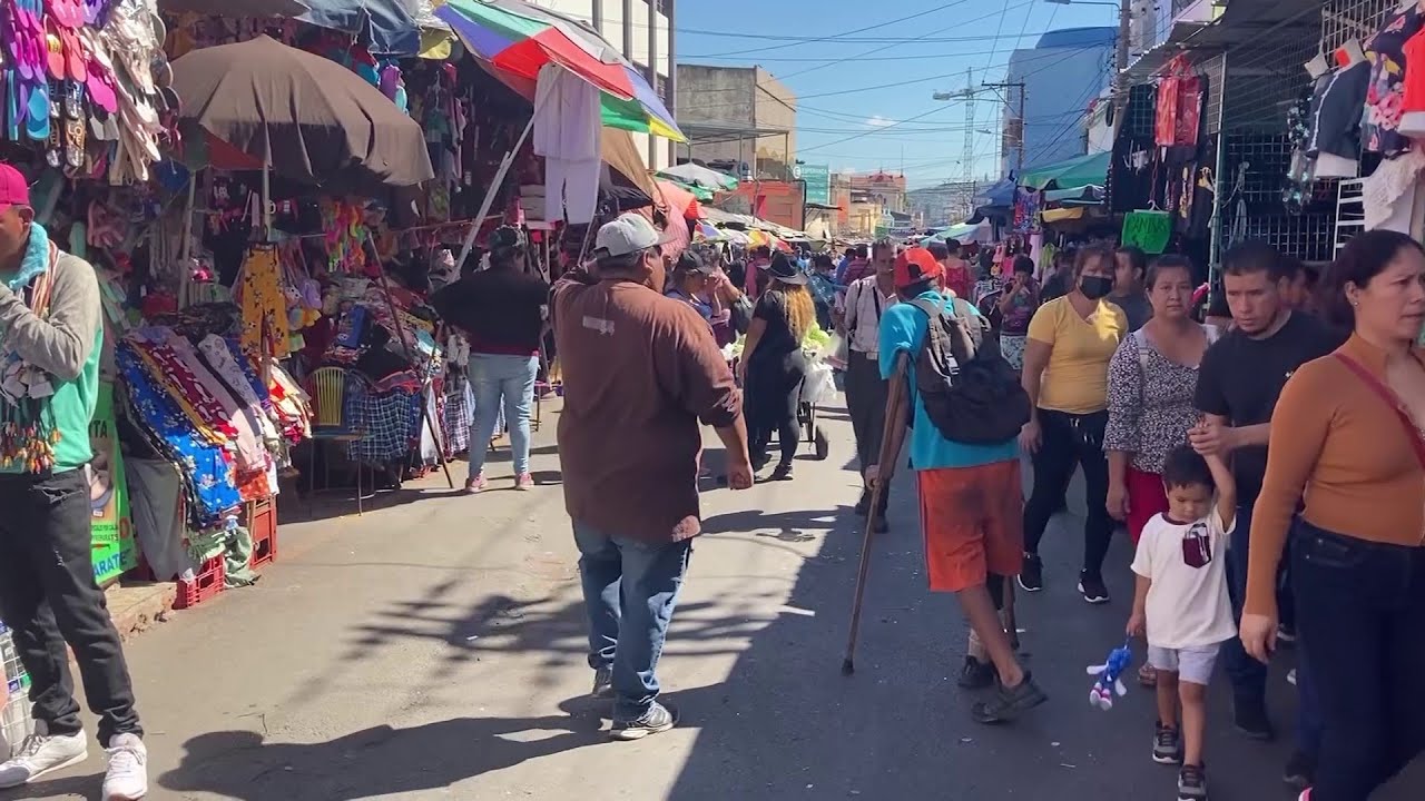 Comercio por temportada de fin de año en mercado central
