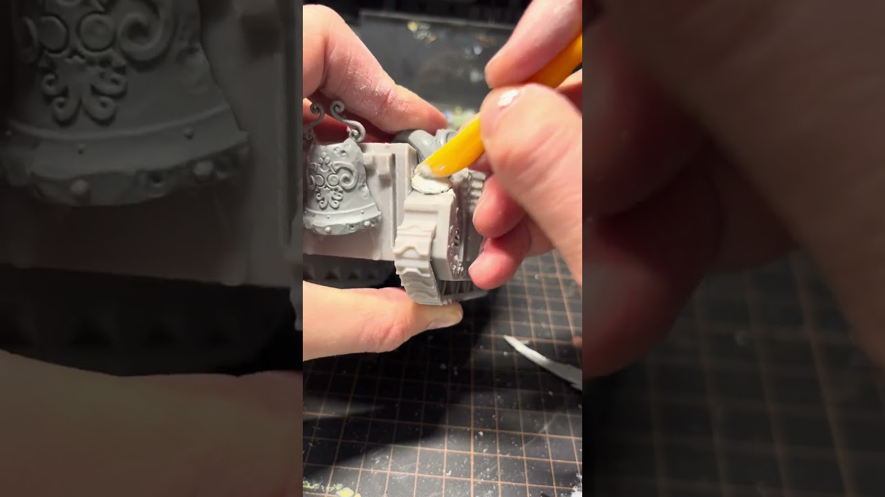 CONVERTING A DEATH GUARD RHINO 🤢 🤢 #miniaturepainter #warhammer #tabletopgame #warhammer40k 
