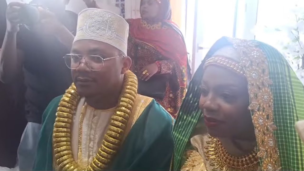 L V P C:  Mambizo et Mlazo moina de Djanawad & Andhwimoudine à Paris