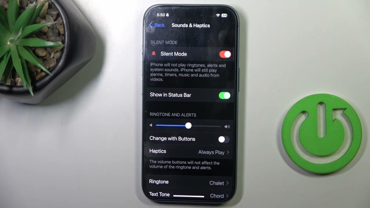 iPhone 16: Как активировать звук блокировки