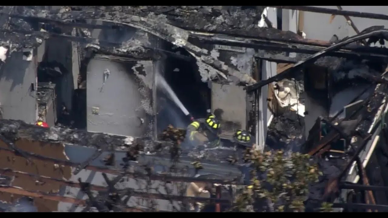 Multiple units damaged in large apartment fire in SE Houston