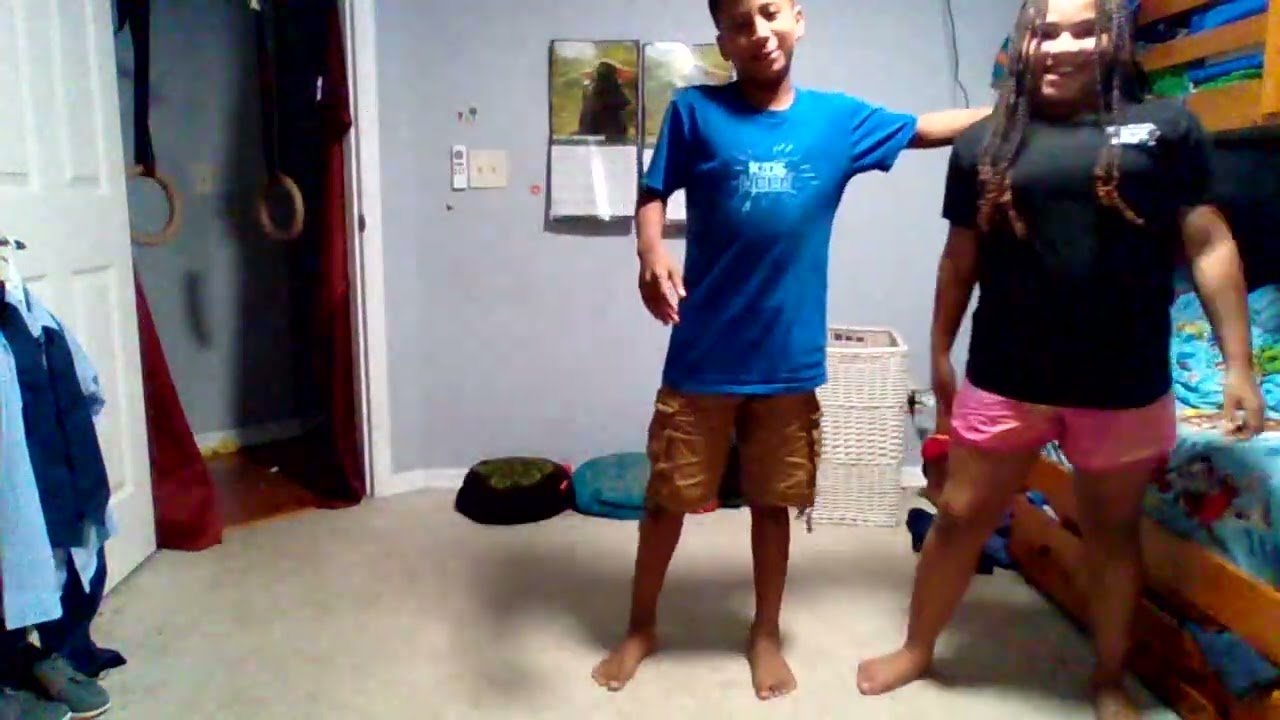 How To Do The Moongazer Emote From Fortnite