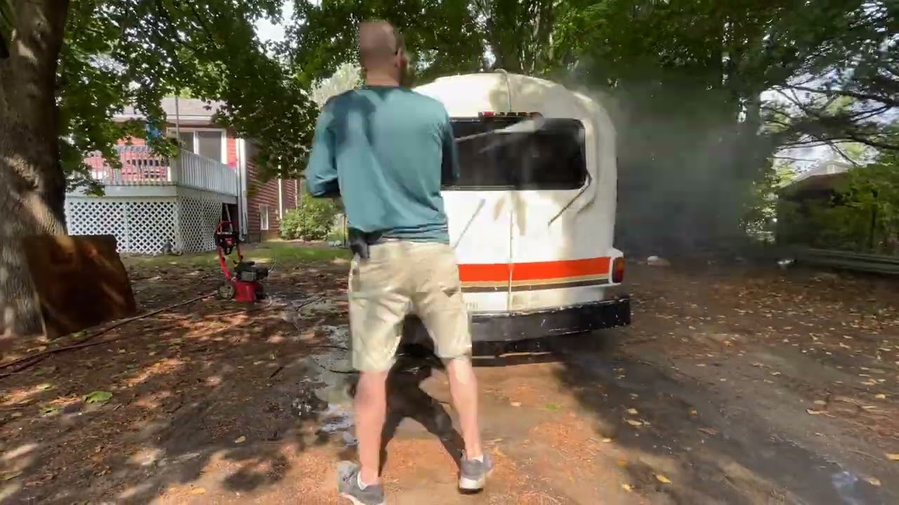 UHAUL CT-13 Camper Restoration Part 2 - Clean enough to work on