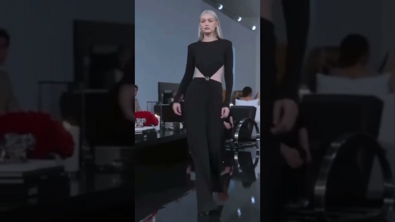 #Gigi Hadid walking for #ralphlauren full-winter 2022