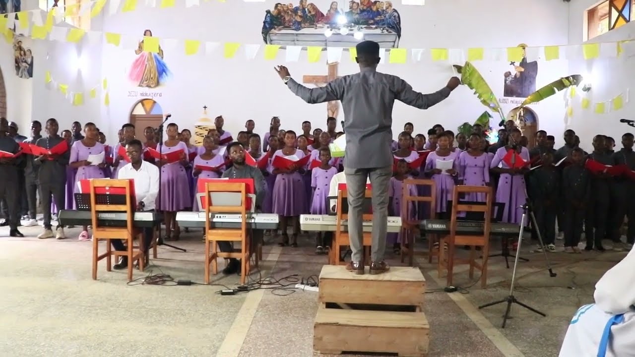 ARAVUTSE UMWANA YEZU - CHORALE INSHUTI ZA YEZU [COMPOSED BY HABYARIMANA APOLLINAIRE]