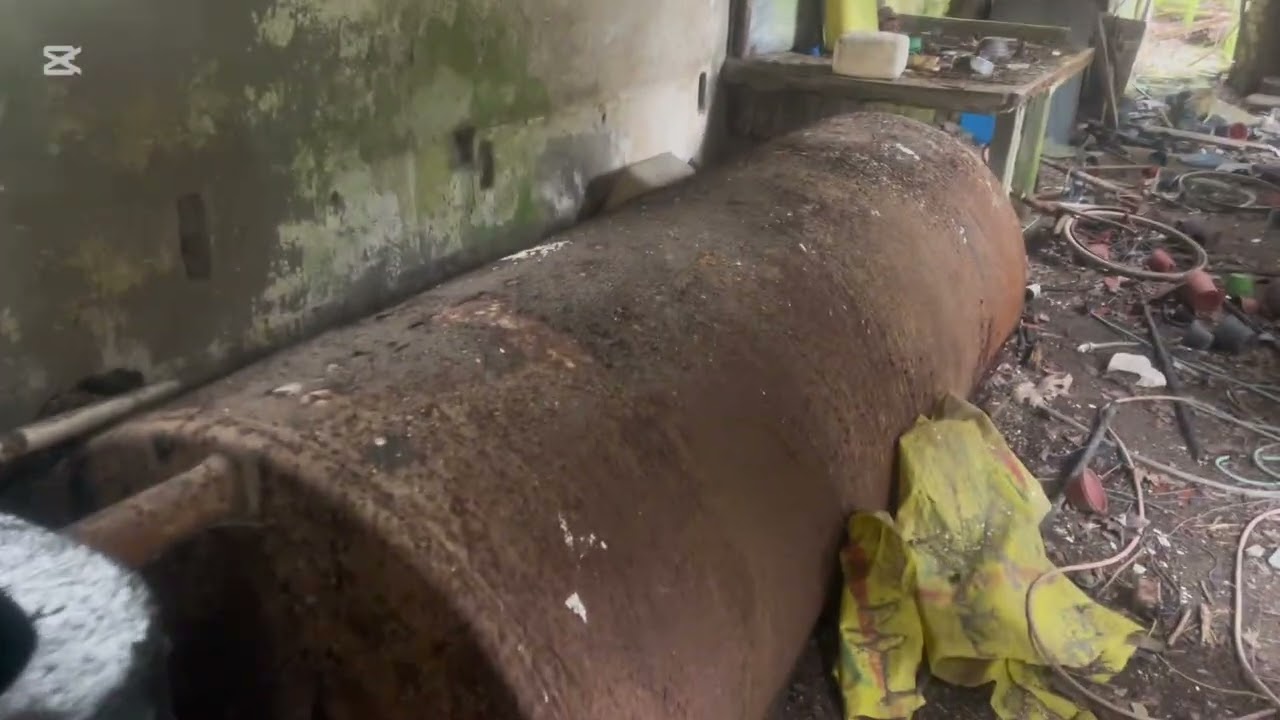 Visitando una fabbrica abbandonata #urbex #abandoned #abandoned #urbex_supreme  