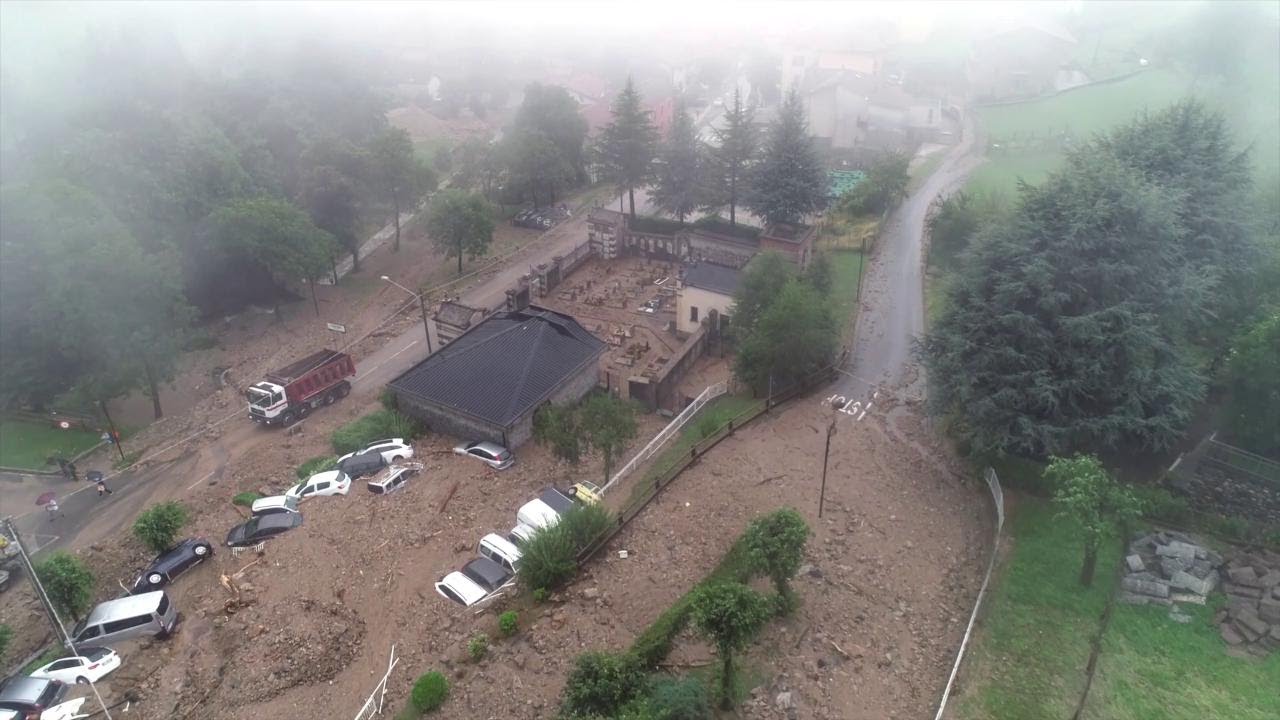 Maltempo in Lombardia, la frana che ha colpito Casargo vista dal drone