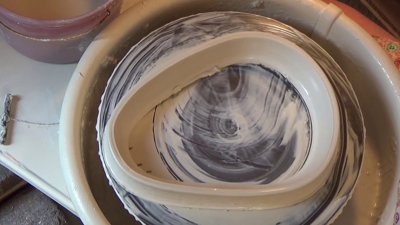 How to Make a Simple Ceramic Slump Mold on the Potter&rsquo;s Wheel | JULIE WIGGINS