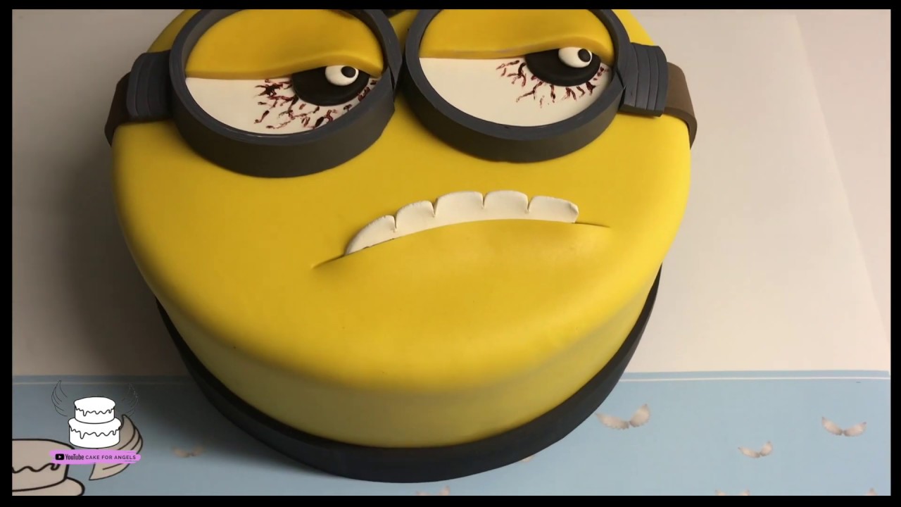 Despicable Me Minion Cake