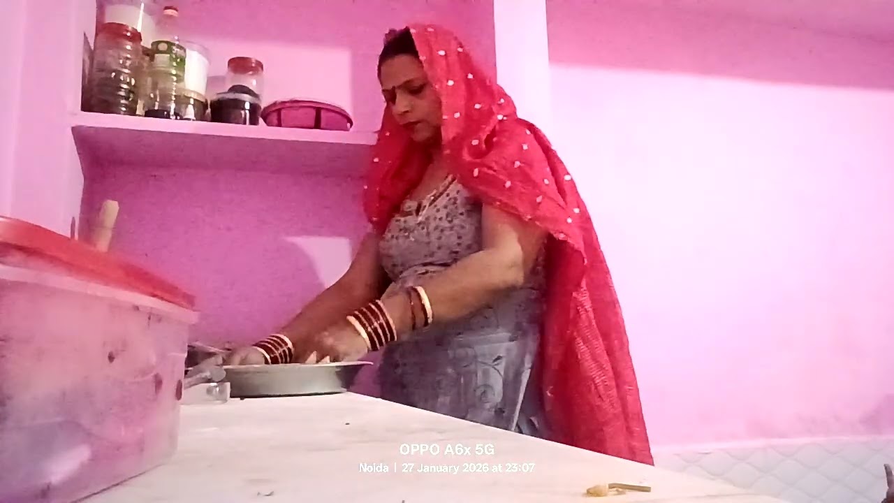 Roti jaldi 😭banaa bhookh lag rahi hai 🙏🌝🌝