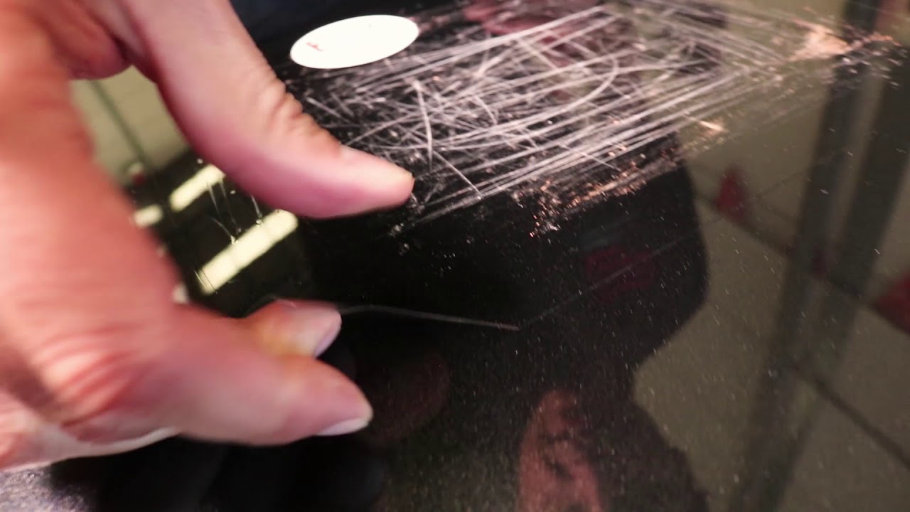 Protección del PPF frente a arañazos de un ladrillo