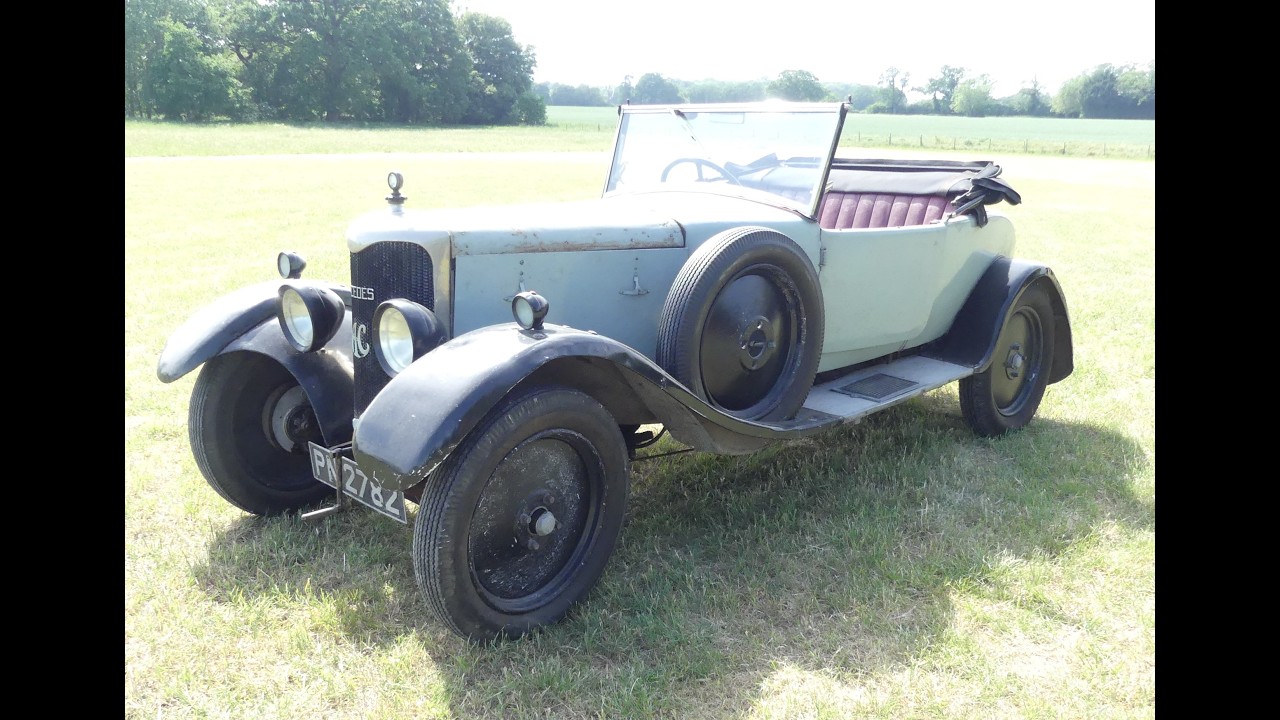 A 1929 AC Acedes Sports two-seat tourer.