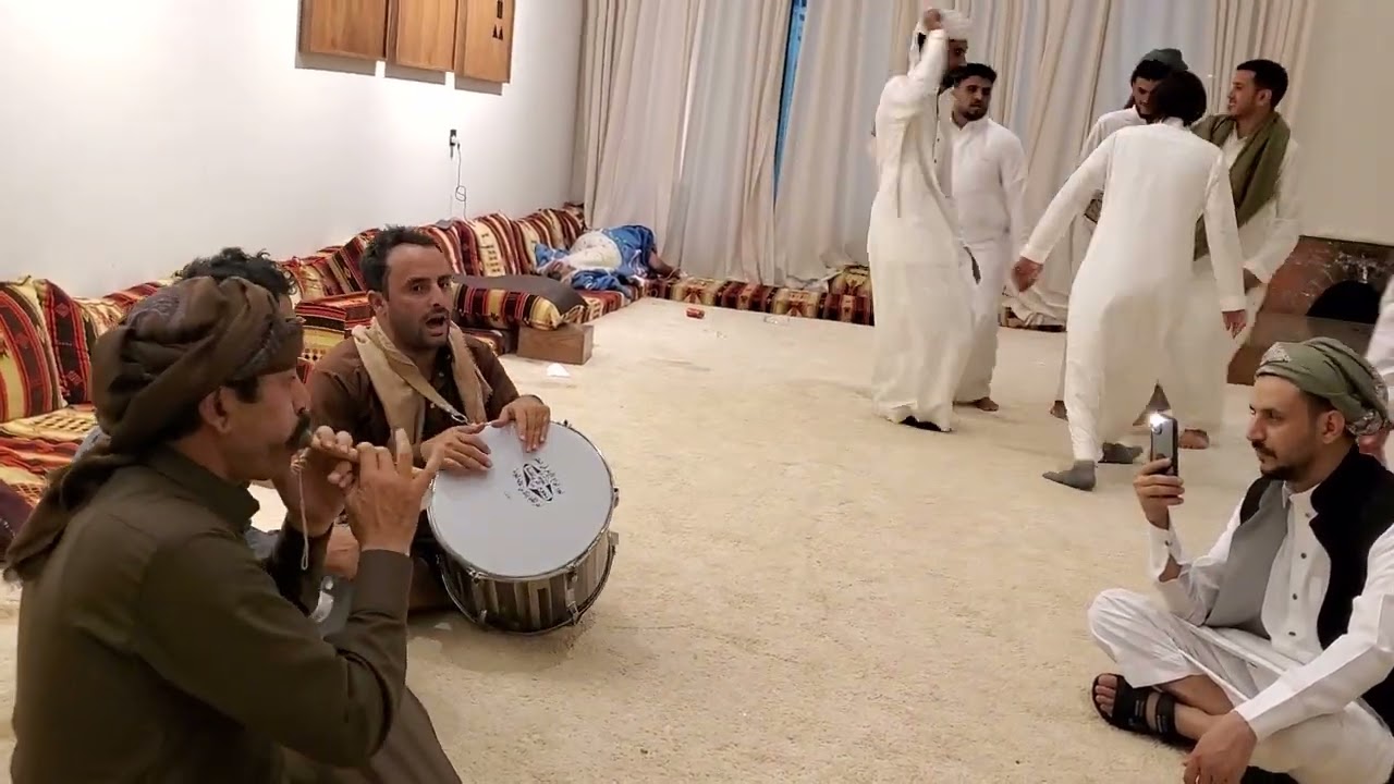 جلسه مزمار في الرياض  يابروحي من الغيد للفنان المبدع)(سعد طامع )(وحفظ الله سعد