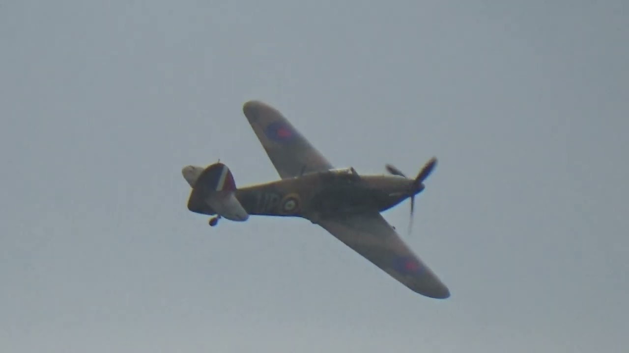 Hawker Hurricane Mk 1 R4118 gives a great display at Abingdon Air Show 2024