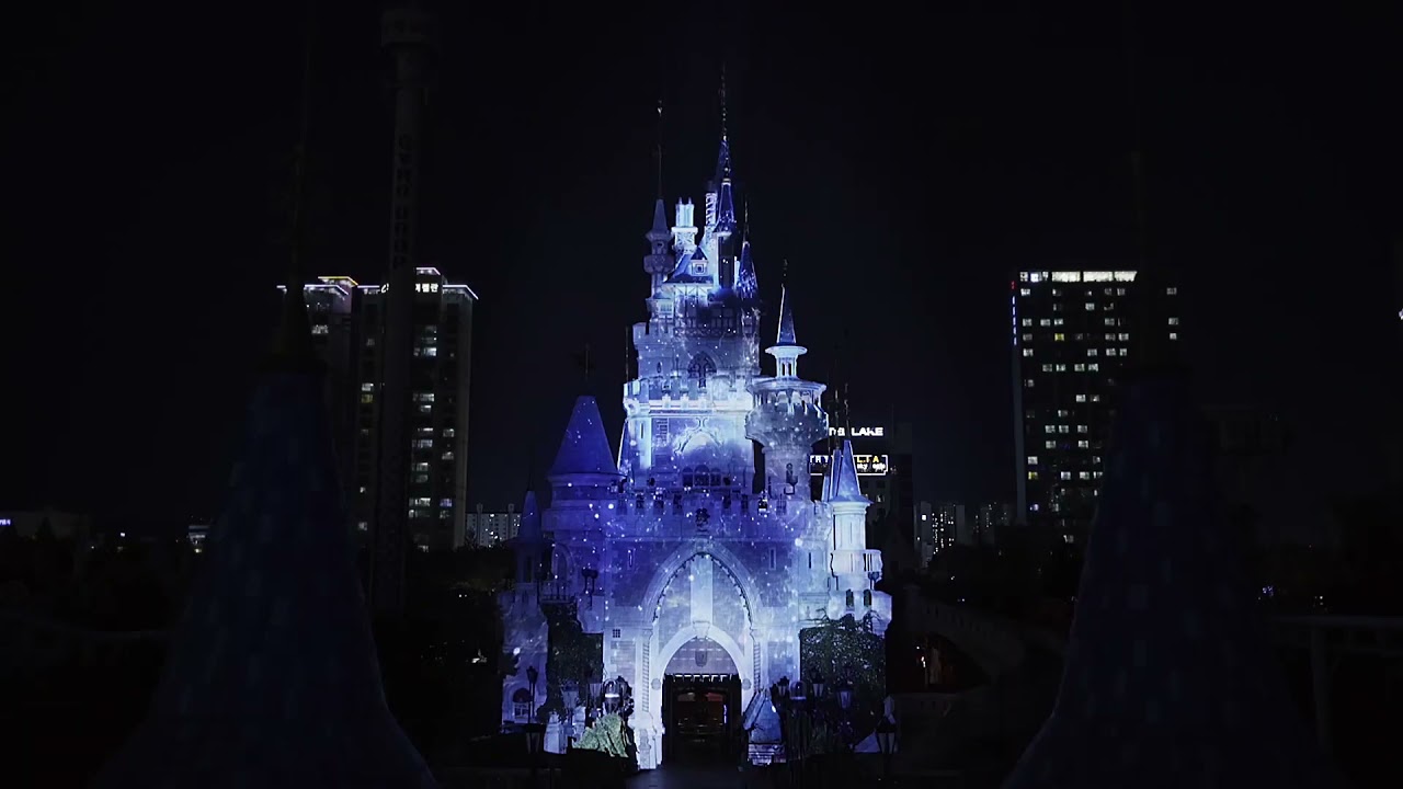 MAGIC CASTLE LIGHTS UP 3D MAPPING SHOW