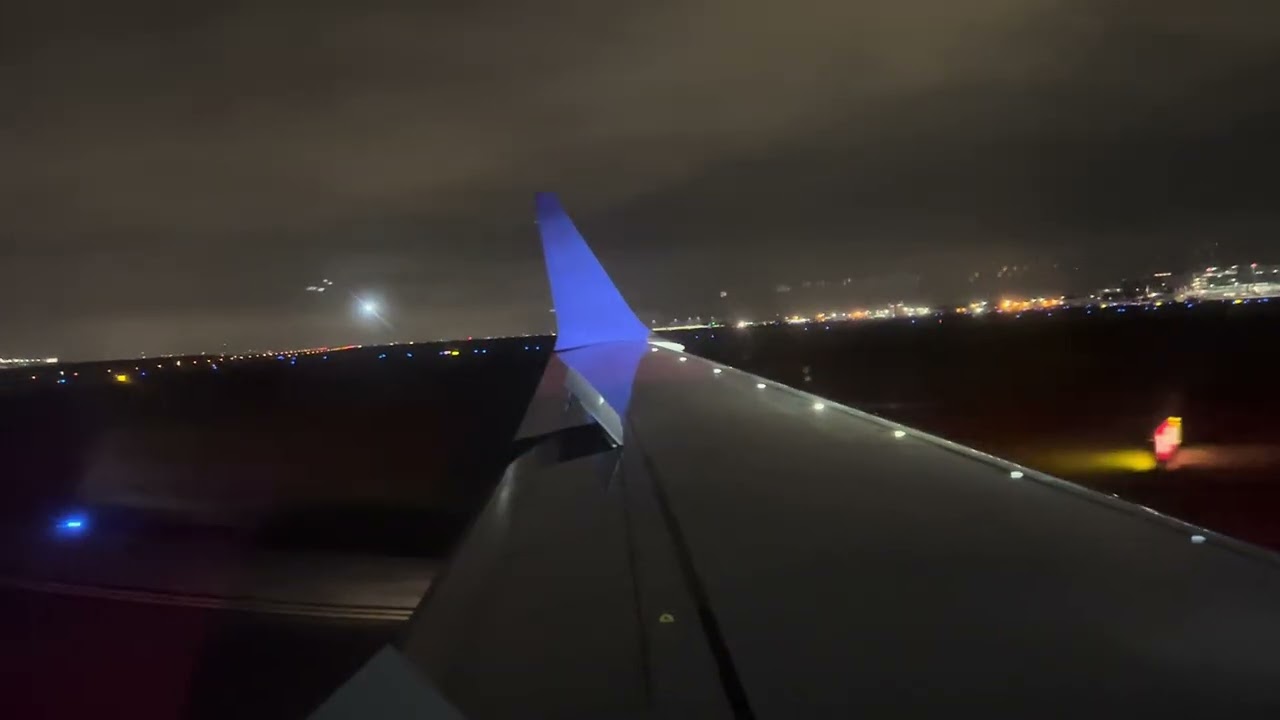 United Boeing 737 MAX 9 Late Landing on Austin 18R