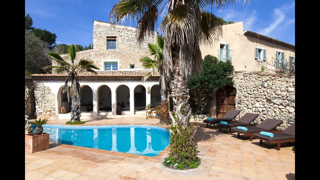 Stunning country house with 8 additional self contained houses close to Sitges / Ref: LFS2210