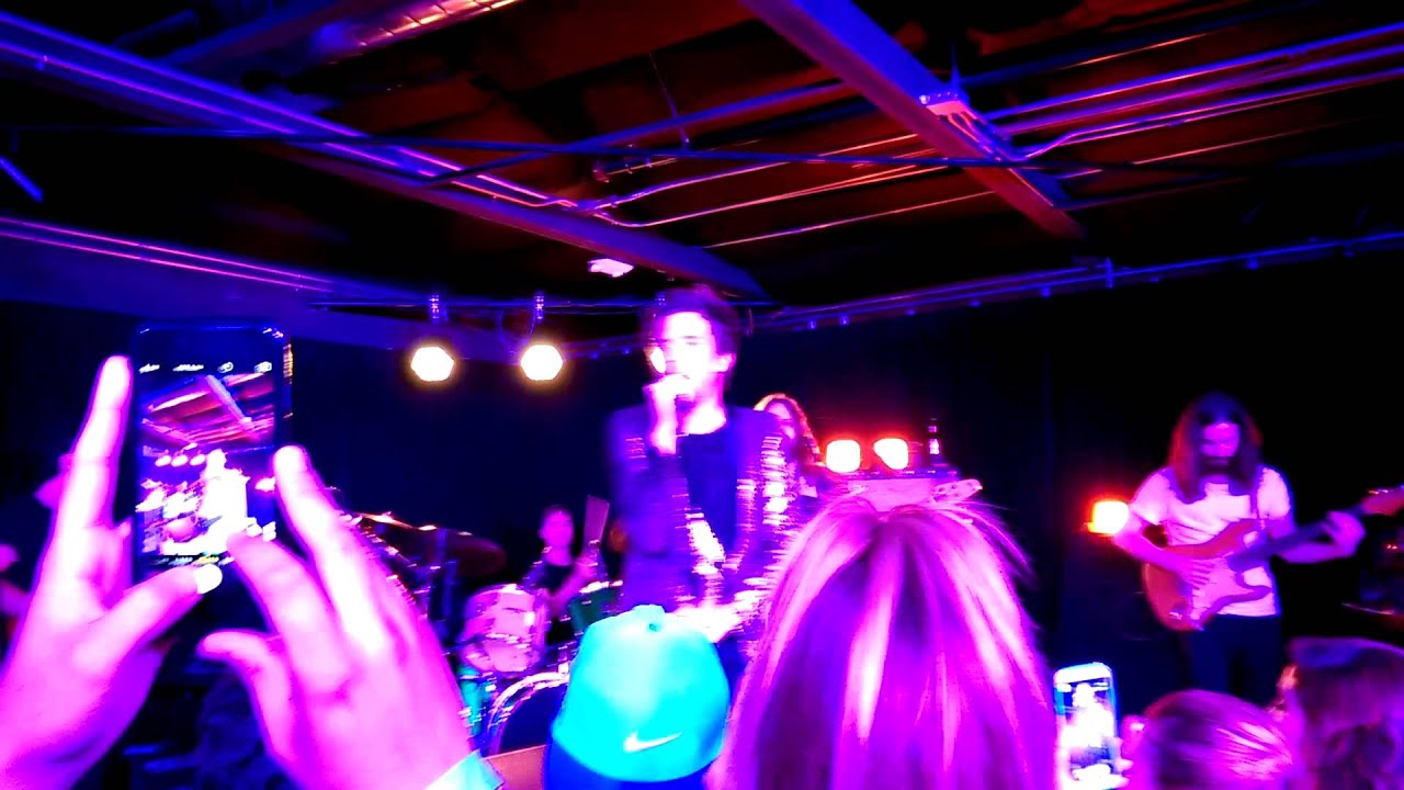Brandon Flowers - Simply Irresistible - (Robert Palmer Cover) - Bunkhouse - Las Vegas - 03/21/15