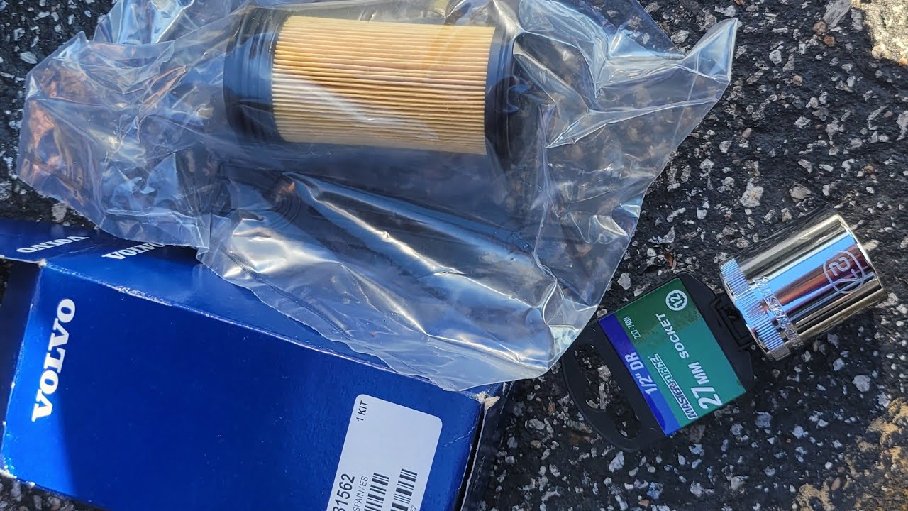 Replacing DEF Filter on Volvo D13