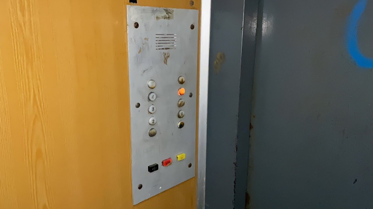 Лифт МЛЗ 1989 г.в. (Балаково ул.Саратовское шоссе 89/3,п.1)