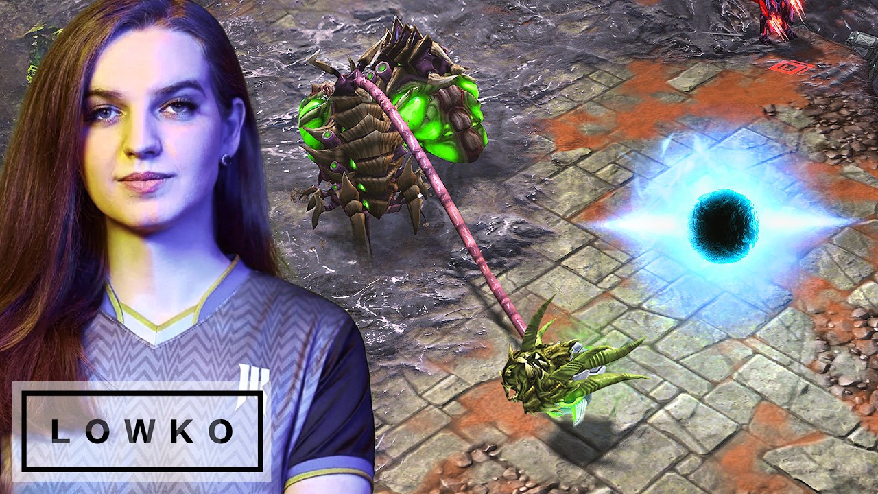 Scarlett STEALS a Probe and builds a NEXUS! (StarCraft 2)