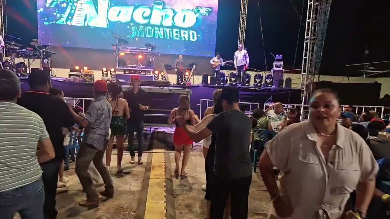 Nacho montero en vivo con el cangrejito playero en tlalixcoyan carnaval 2025