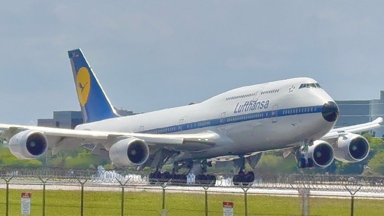 Miami International Airport  afternoon traffic. Runway 09 landing and departures