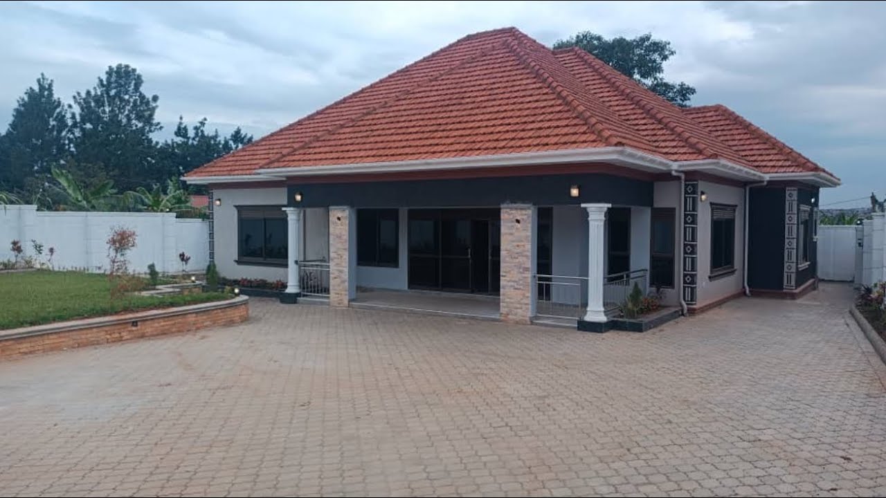 Big compound house in Namugongo sonde $135,000 USD