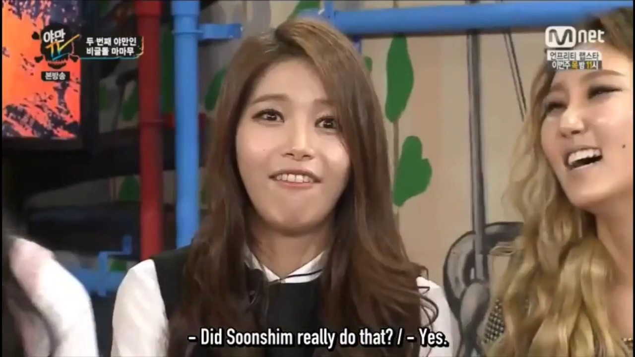 What does Hwasa love about Solar?