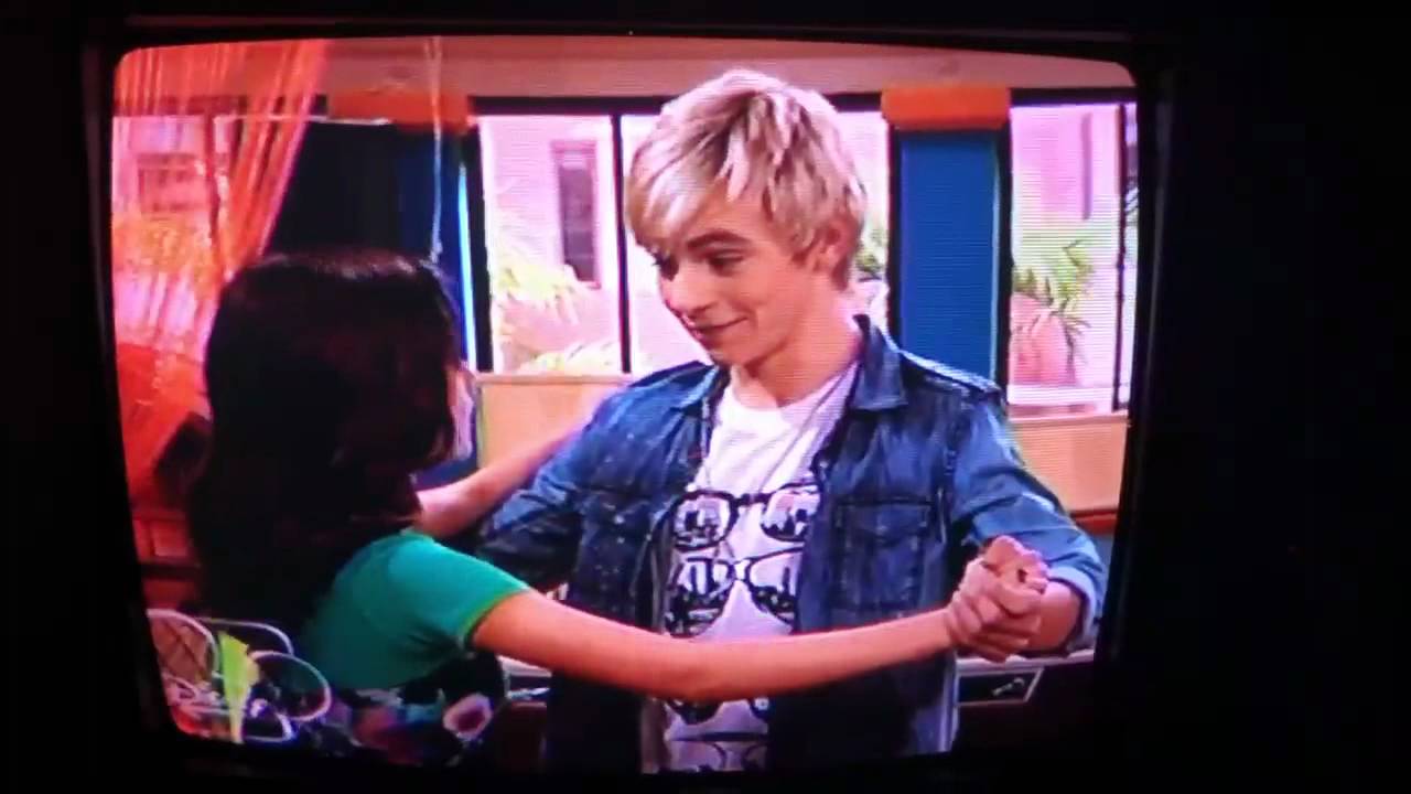 Austin&Ally Austin gets hurt