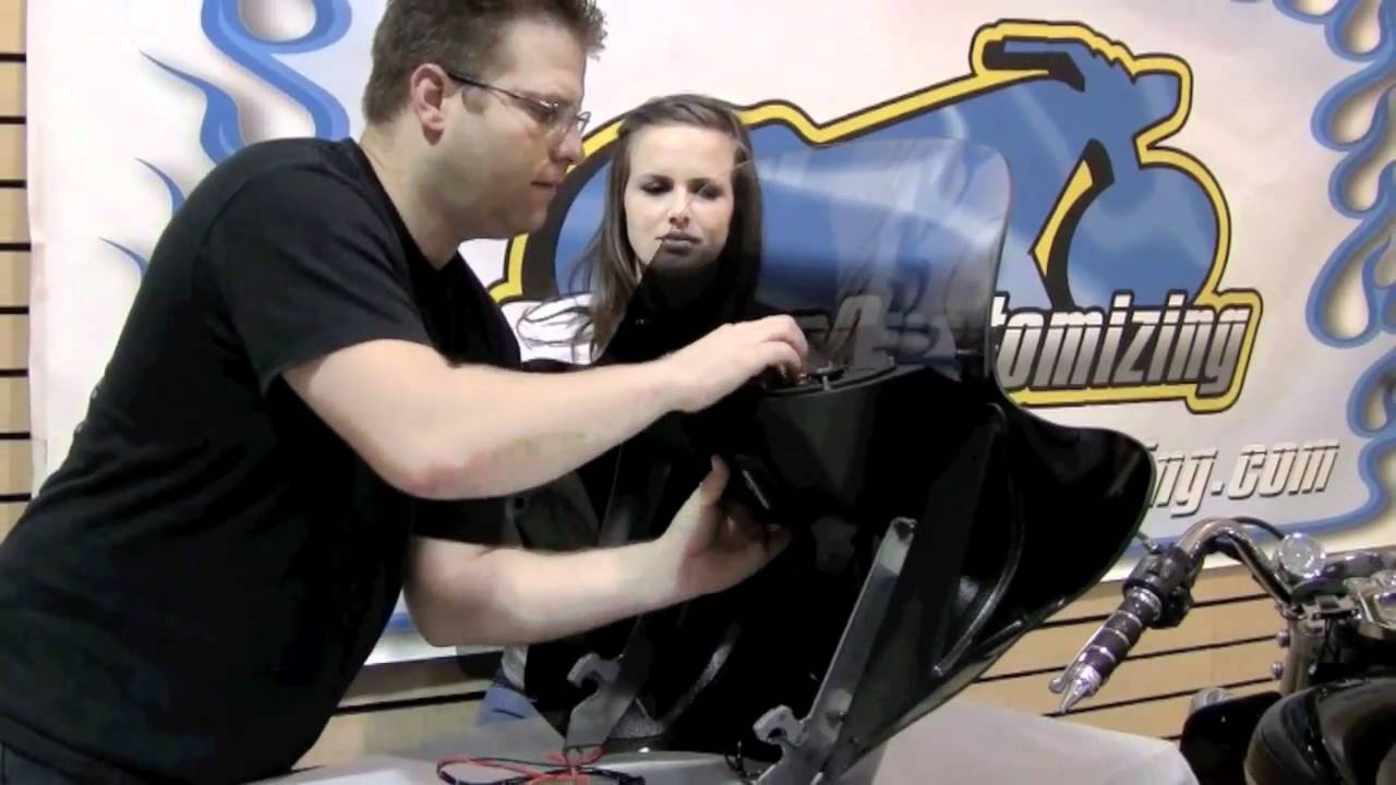 TOTW HogTunes Batwing Fairing Audio System Installation