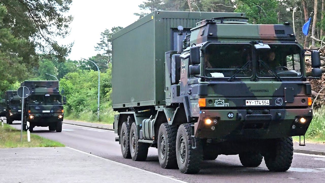 Logistikbataillon 171 aus Burg rollt zur Übung 3/9