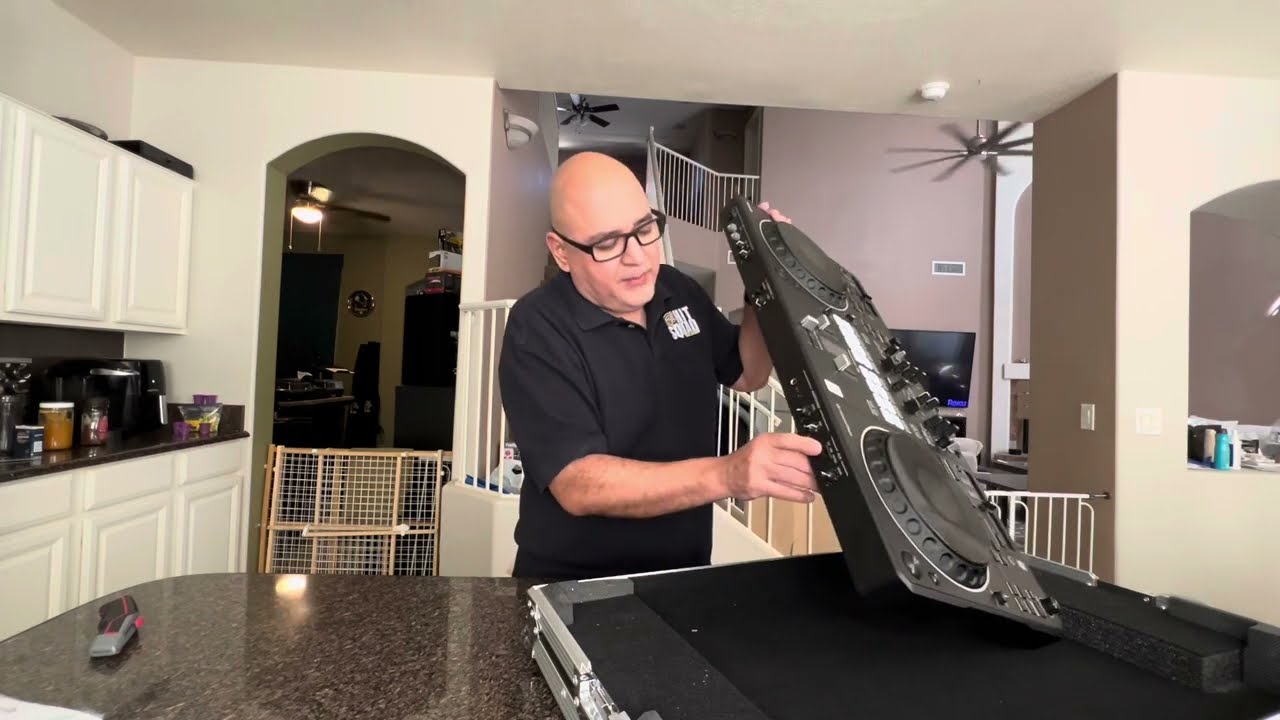 Pioneer Dj Rev5 unboxing and quick overview