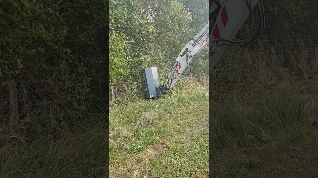 Broyeur sur pelle à pneus Takeuchi