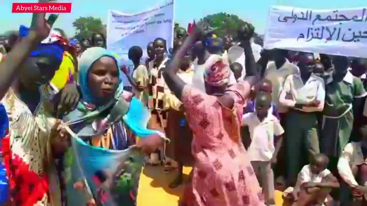 Mothers, sisters, and daughters of Abyei marching for peace. 