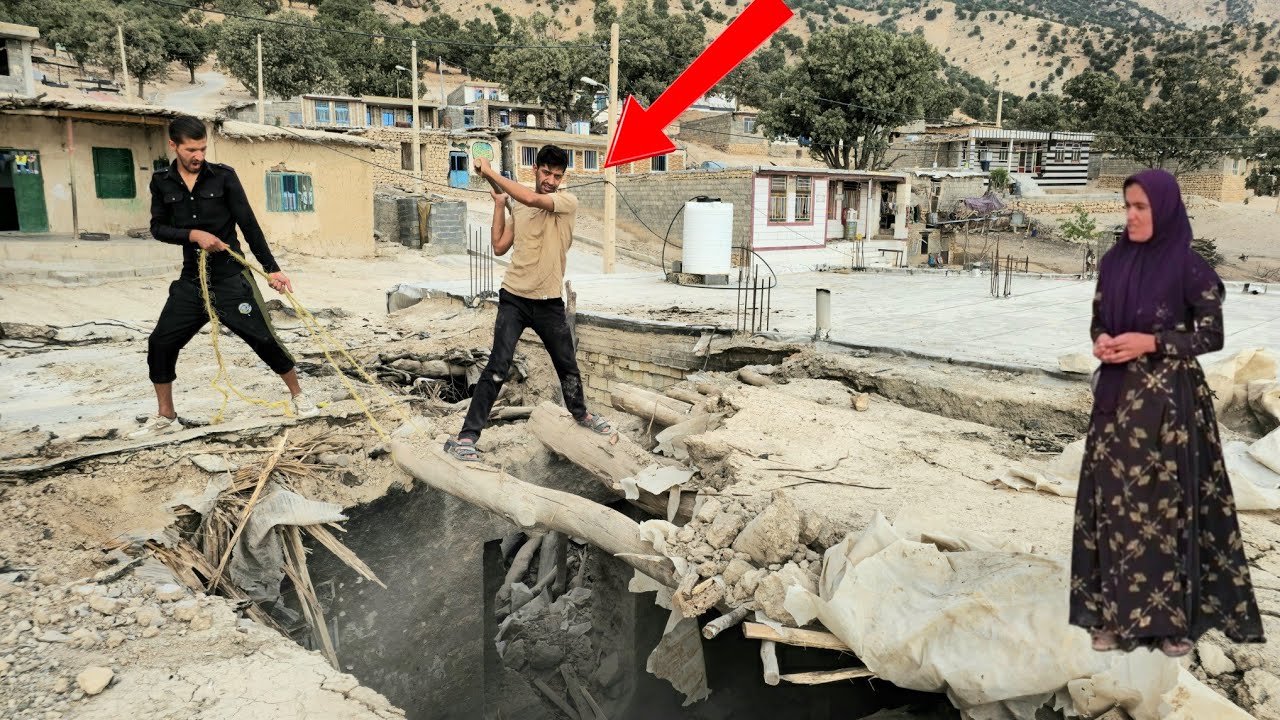 💥 The roof of the house collapsed; Mohammad stepped in to help the family!