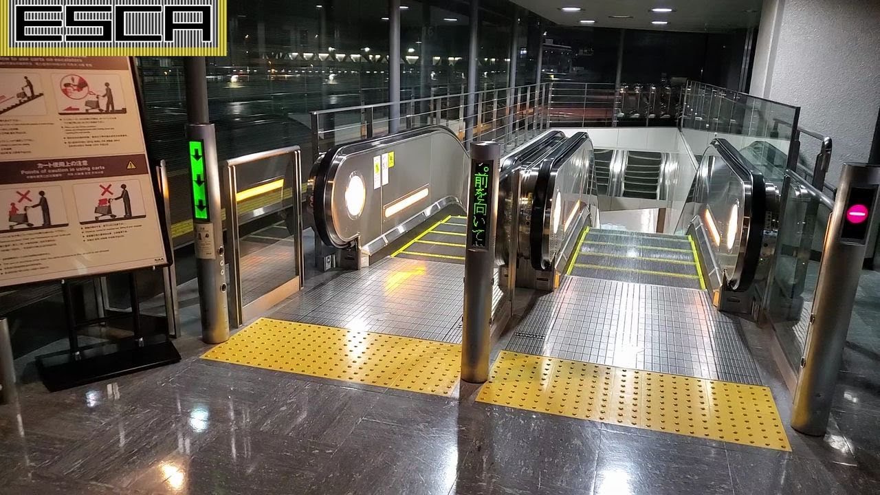 成田国際空港 国際線方面へのエスカレーター 4F-3F 日立 NRT Narita International Airport Escalator Hitachi