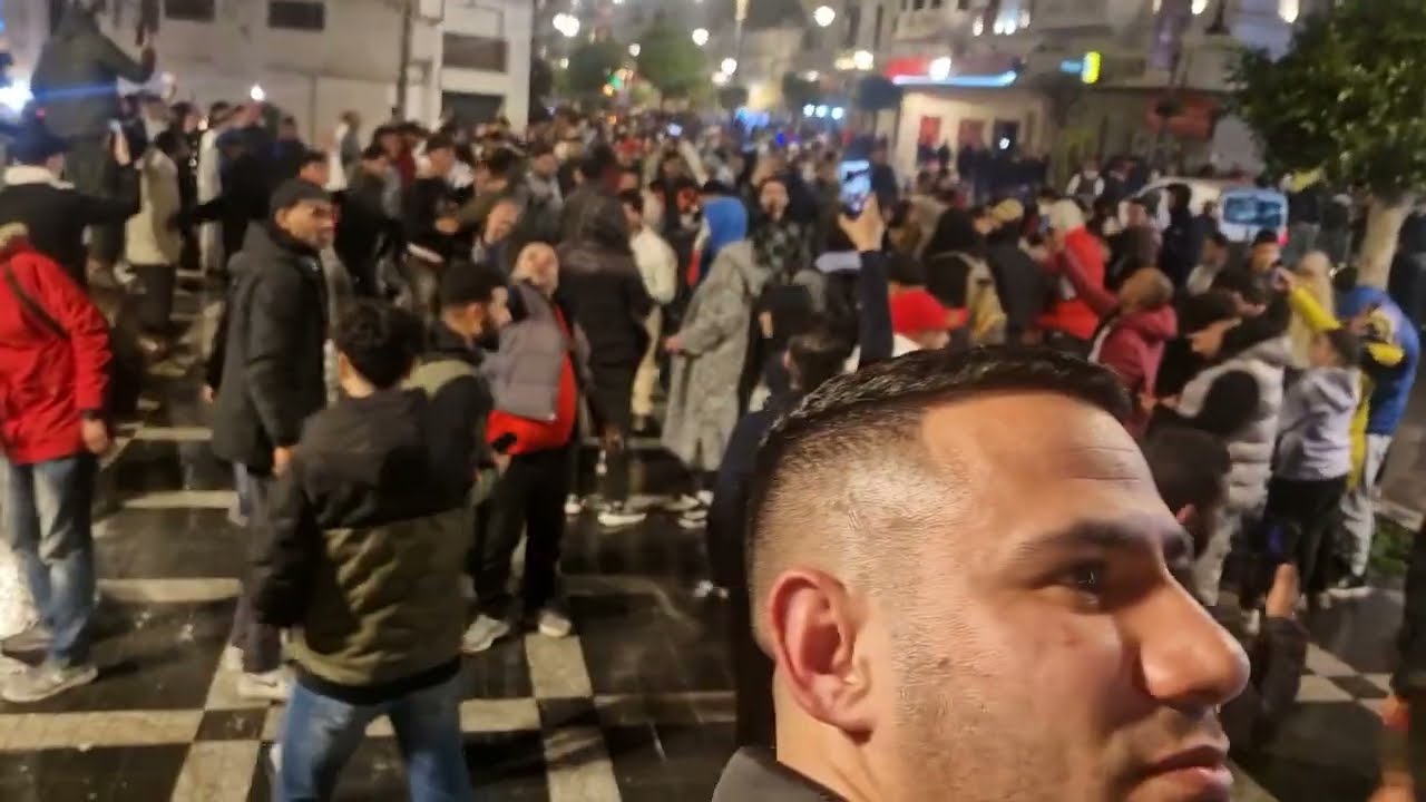 احتفالات تعم شوارع طنجة بعد تأهل المنتخب المغربي الى نهائي كاس إفريقيا