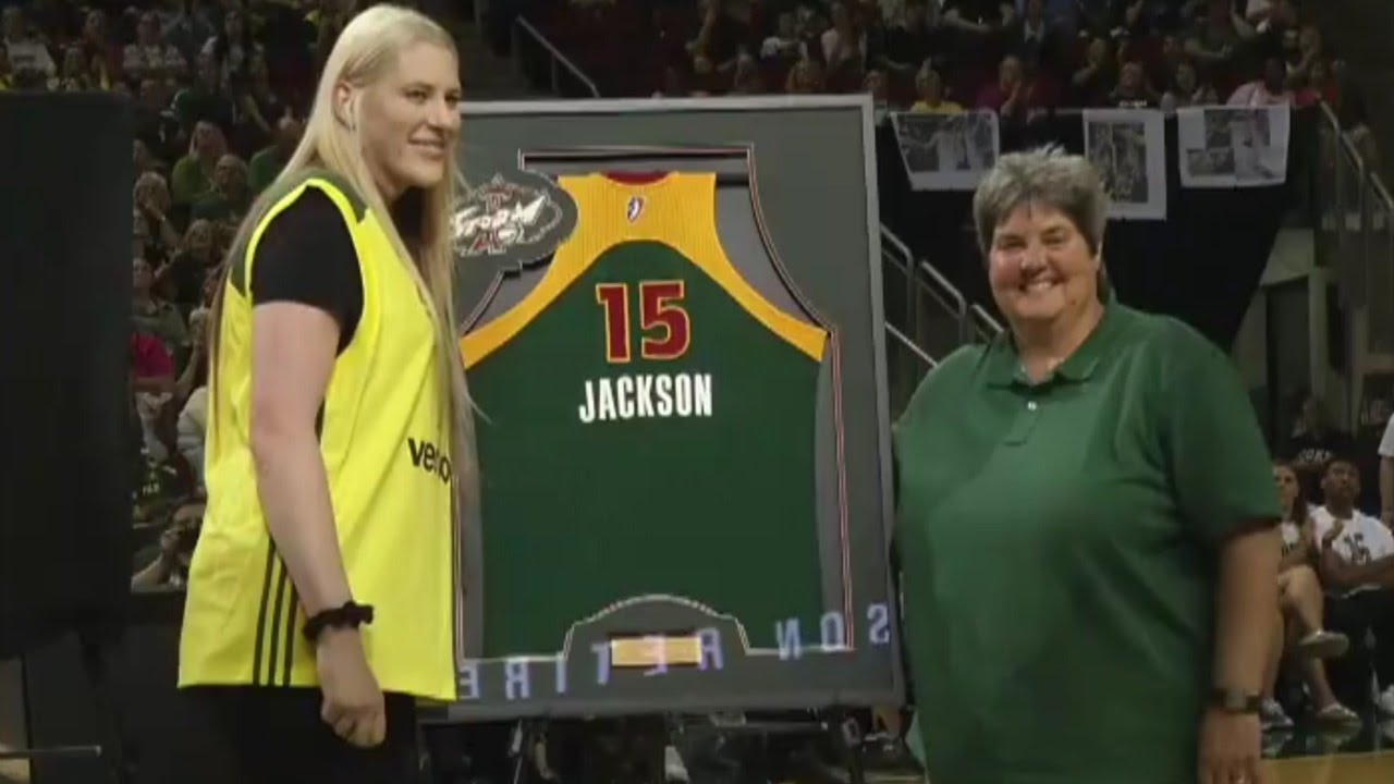 Lauren Jackson's jersey retirement ceremony by WNBA Seattle Storm | 15 Jul 2016