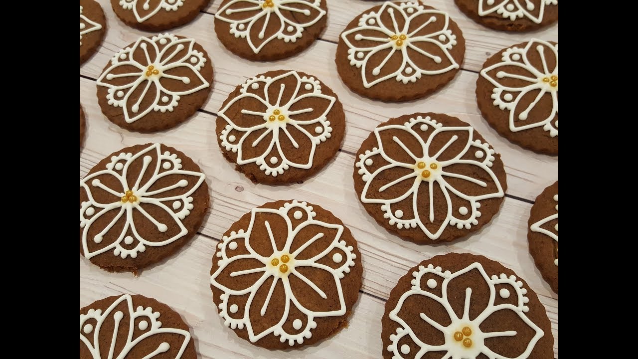 Simple Flower Gingerbread Rounds on Kookievision by Sweethart Baking Experiment