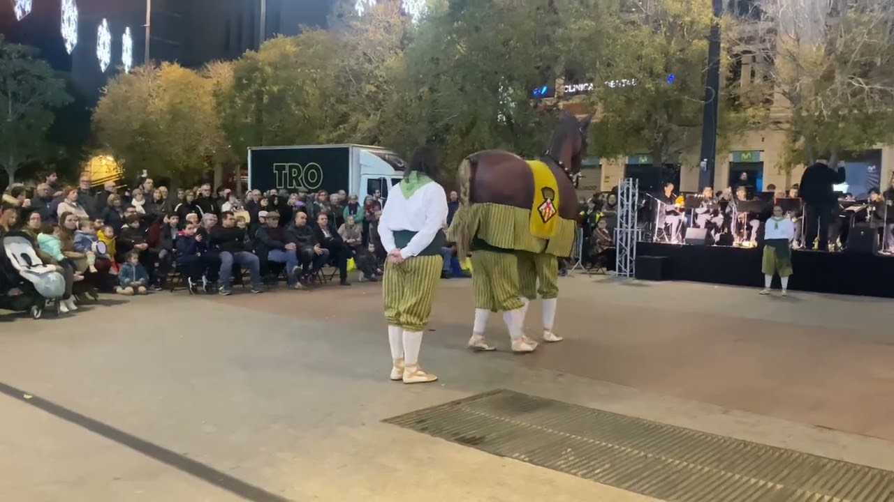 Ball de la mulassa de amalvigia.     Aniversari del bestiari históric de L’Hospitalet
