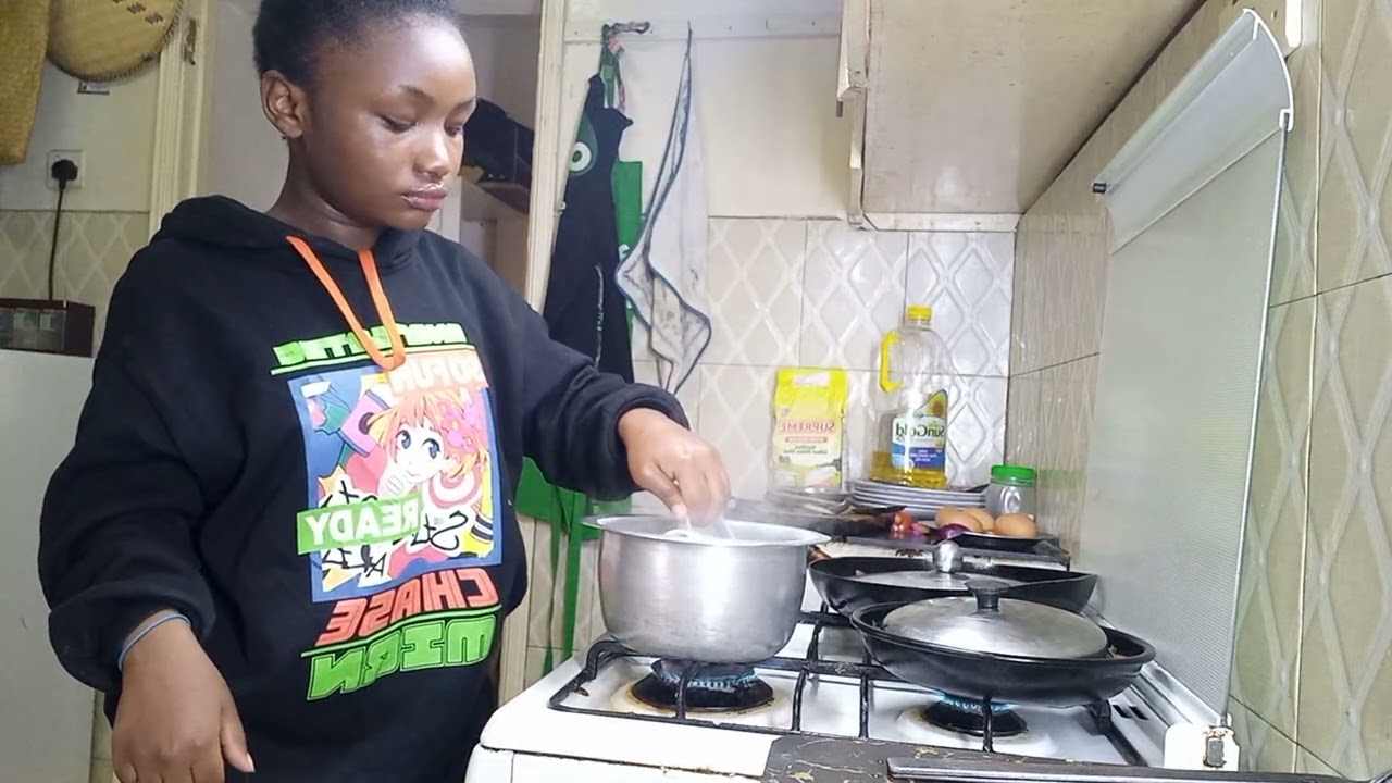 The daughter has cooked delicious lunch for the family 